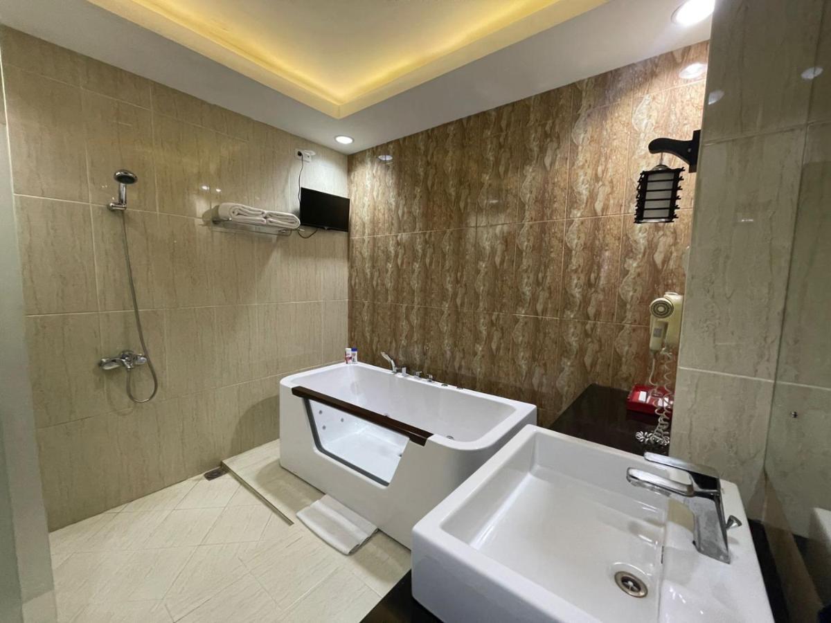 Grand Buana Lestari Hotel Padang  Exteriör bild